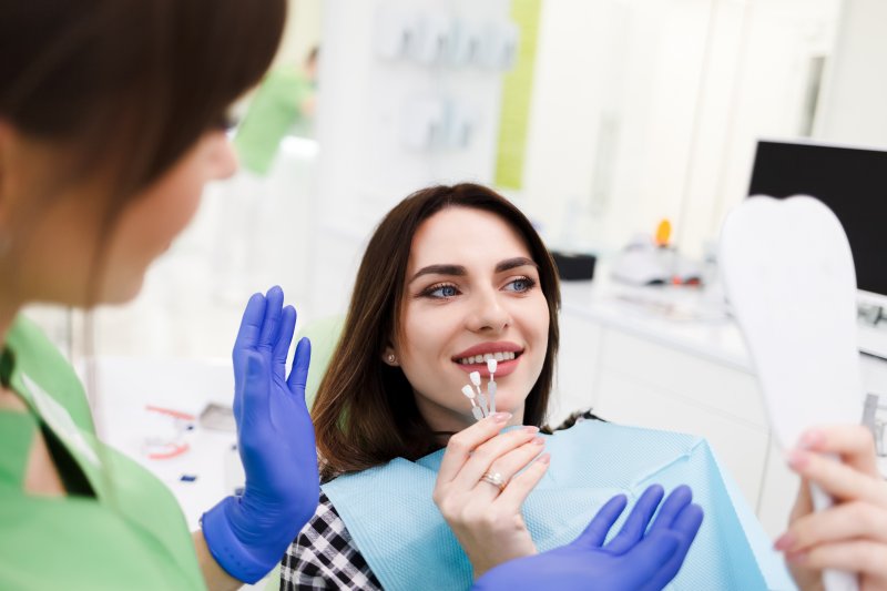 patient choosing porcelain veneers